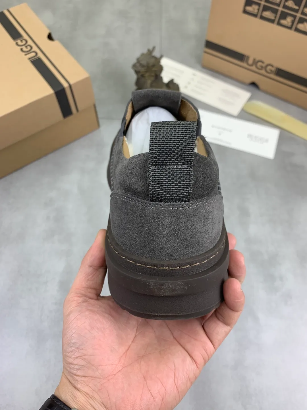 Men's men's shoes 💰P580 New arrival 🆕🆕🆕 IUGGI men's shoes slip-on loafers British style fashionable retro casual sneakers Convenient, comfortable, casual, versatile style Wool lining is comfortable and warm Rubber outsole Non-slip and firm Size: 39-44 Three colors 8731-8